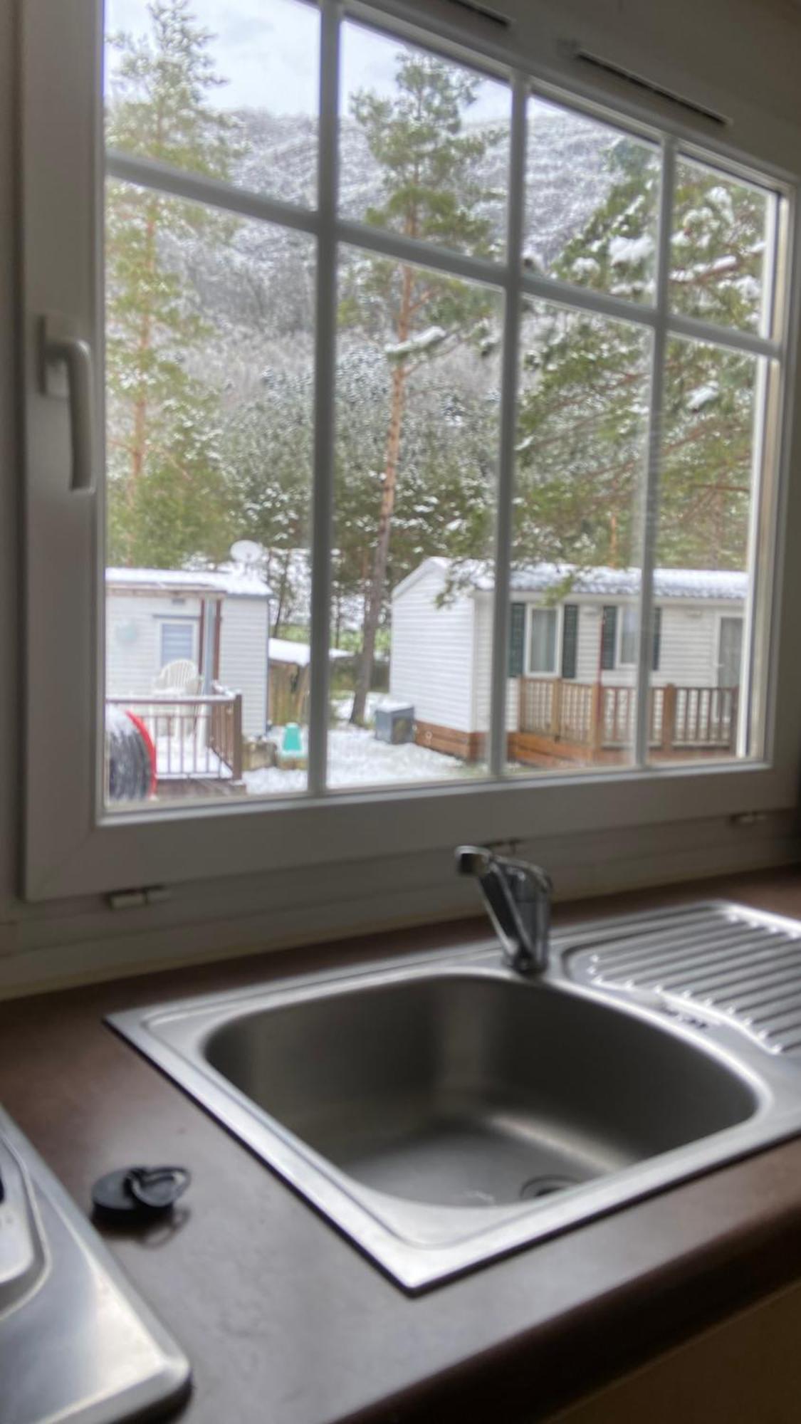 Mobilhome Comfort A La Montagne Saint-Auban  Екстериор снимка