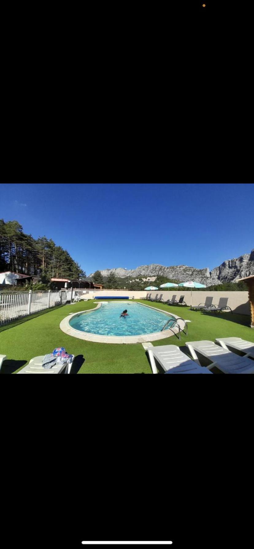 Mobilhome Comfort A La Montagne Saint-Auban  Екстериор снимка